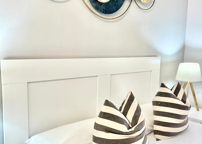 La Bleue, Boutique With Free Parking, Full Equipped In Fenals 아파트 료렛 드 마르