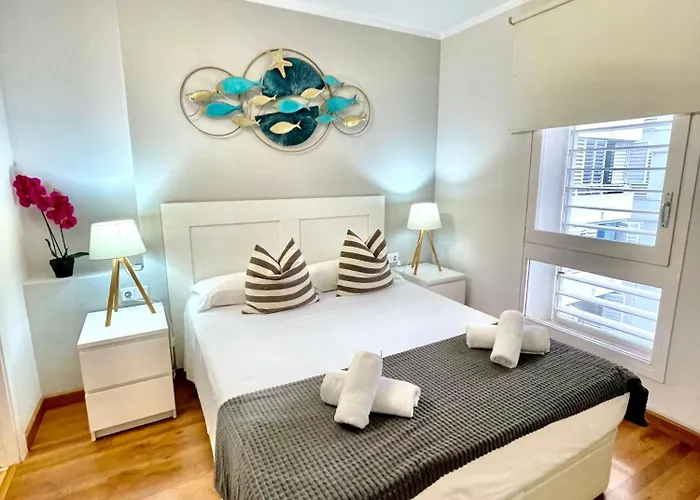 La Bleue, Boutique With Free Parking, Full Equipped In Fenals 료렛 드 마르